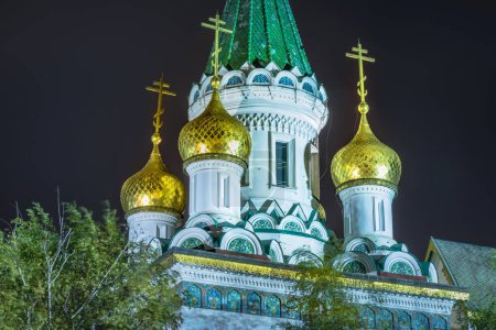 Foto de Iglesia rusa en Sofía iluminada por la noche, Bulgaria, Europa del Este - Imagen libre de derechos