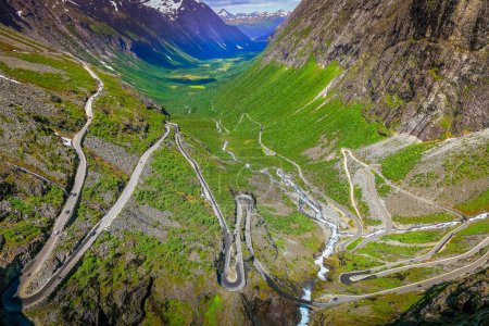 Foto de Trollstigen, Trolls Escalera dramática montaña Paisaje de carreteras, Noruega, Países nórdicos - Imagen libre de derechos