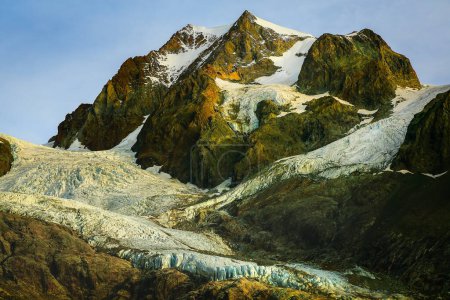 Téléchargez les photos : Mont Blanc massif idyllique paysage alpin campagne au lever du soleil, Chamonix, Alpes françaises - en image libre de droit