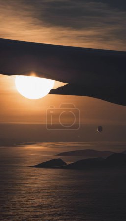 Téléchargez les photos : Eclipse Odyssée Naviguer dans les ombres célestes - en image libre de droit