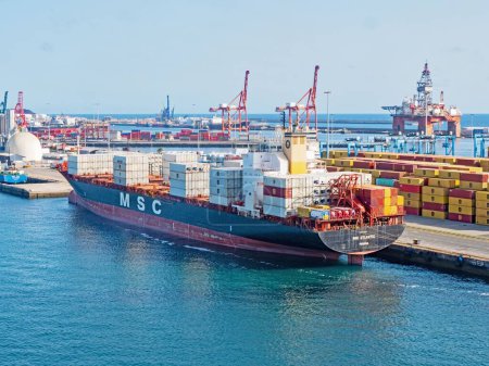 Téléchargez les photos : Le cargo MSC Atlantique à Las Palmas - en image libre de droit