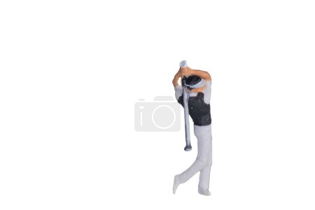 Téléchargez les photos : Silhouette de golfeur décollant isolé sur fond blanc, personnes miniatures - en image libre de droit