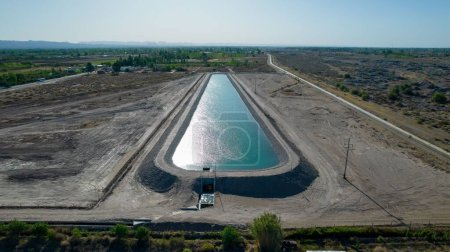 Téléchargez les photos : Une vue aérienne du réservoir d'eau artificiel pour l'irrigation agricole - en image libre de droit