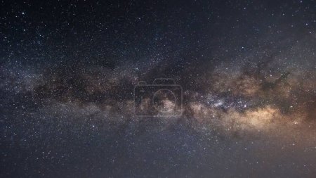 Téléchargez les photos : L'espace coloré de l'univers de la galaxie de la voie lactée avec des étoiles sur fond de ciel nocturne - en image libre de droit