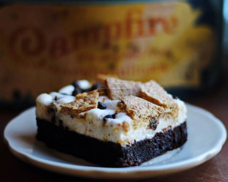 Foto de Un foco poco profundo de brownie S 'mores - Imagen libre de derechos