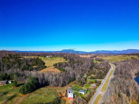 Téléchargez les photos : Un plan aérien des bâtiments du comté de Rockbridge en Virginie - en image libre de droit