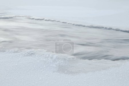 Foto de El páramo nevado con agua helada Ulan Butong, Mongolia Interior - Imagen libre de derechos