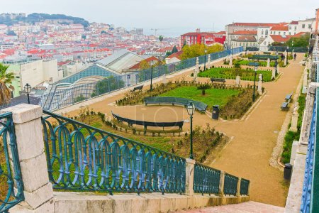Foto de Mirador de Sao Pedro de Alcántara con vistas a la ciudad de Lisboa, Portugal - Imagen libre de derechos