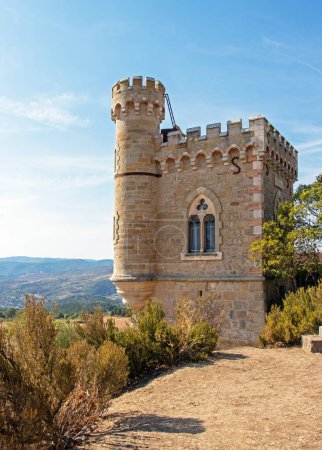 Foto de Castillo de la aldea de la cima de la montaña de Rennes le Chateau, Aude, Francia - Imagen libre de derechos