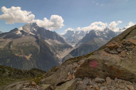Foto de Una hermosa vista de las montañas de Chamonix - Imagen libre de derechos