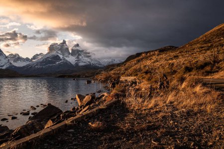 Téléchargez les photos : Une belle vue sur les Torres del Paine au Chili - en image libre de droit