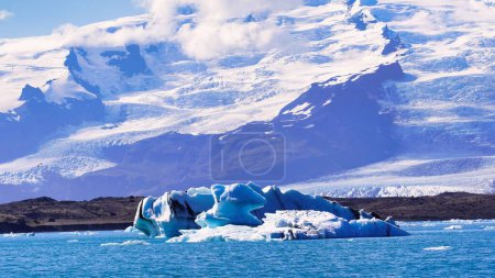 Téléchargez les photos : La vue de Jokulsarlon, un lac glaciaire dans le parc national de Vatnajokull, Islande. - en image libre de droit