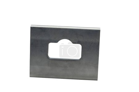 Téléchargez les photos : Un seul J-Plate aluminium gris extrudé Attachement isolé sur un fond blanc - en image libre de droit