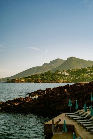 Téléchargez les photos : C'était la vue la plus parfaite sur la côte de Cannes - en image libre de droit