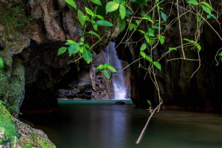 Téléchargez les photos : Un paysage de Slap Kozjak Nature préserver cascade à Ladra, Slovénie - en image libre de droit
