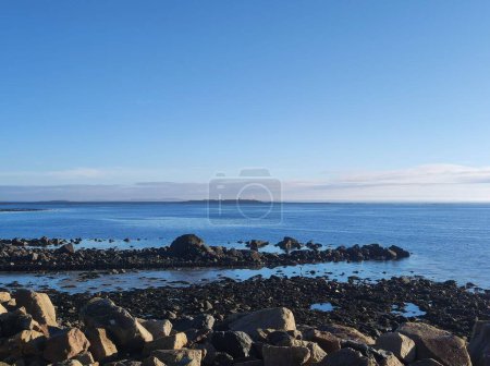 Téléchargez les photos : La belle côte bleue faite de rochers - en image libre de droit