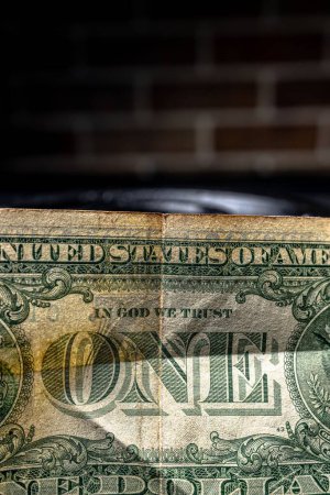Foto de Un plano vertical de un billete de un dólar - Imagen libre de derechos