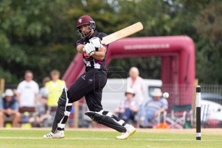 Foto de El jugador de cricket Andy Umeed de Somerset CCC en un partido contra Devon CCC - Imagen libre de derechos