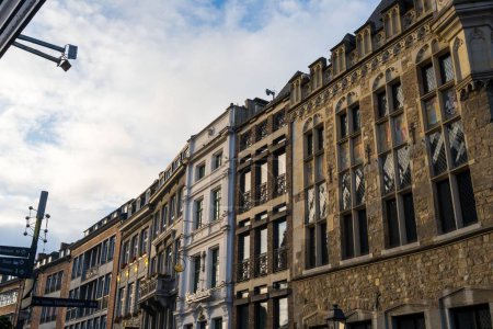 Téléchargez les photos : Un beau cliché des façades des bâtiments historiques à Aix-la-Chapelle, Allemagne - en image libre de droit