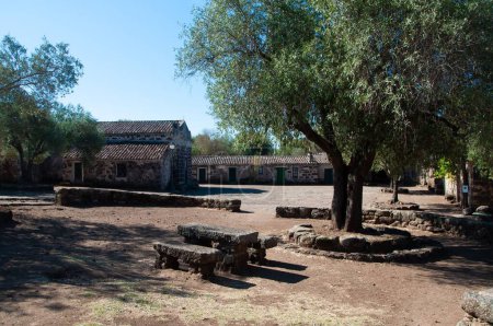 Foto de Verano 2022 arqueológico santuario nuragico santa cristina sardinia italia - Imagen libre de derechos
