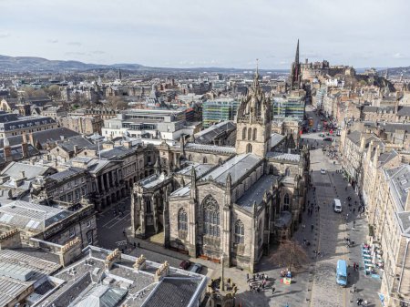 Foto de Una vista aérea de la Catedral de St Giles en Edimburgo - Imagen libre de derechos