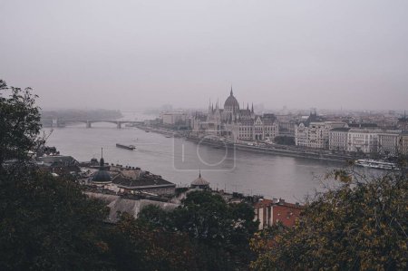 Foto de Vista aérea del edificio del Parlamento húngaro en Budapest, Hungría - Imagen libre de derechos