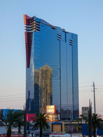 Foto de Un plano vertical del Hilton Grand Vacations Club en el Strip de Las Vegas - Imagen libre de derechos
