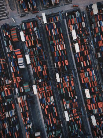 Téléchargez les photos : Une vue aérienne du terminal à conteneurs à Hong Kong, en Chine - en image libre de droit