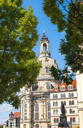 Téléchargez les photos : Façade d'une église Frauenkirche à Dresde - en image libre de droit