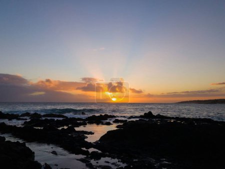 Téléchargez les photos : Un bel horizon de la mer au coucher du soleil - en image libre de droit