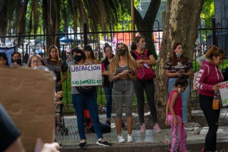 Téléchargez les photos : La libération de l'affiche les dompte. Légalisation de l'avortement en Argentine : mouvements sociaux et coalitions multipartites. Ciudad Autonoma De Buenos Aires - en image libre de droit