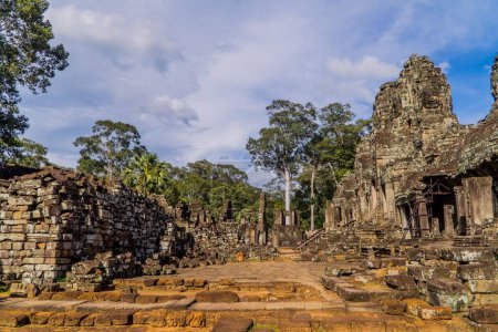 Foto de Hermosos edificios antiguos del templo en el templo de Bayon, Angkor Wat, Camboya - Imagen libre de derechos