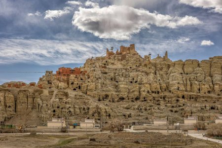 Téléchargez les photos : Un beau paysage de ruines Dongga au Tibet, Chine - en image libre de droit