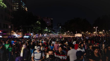 Téléchargez les photos : Le défilé du Jour des Morts au centre-ville de Mexico - en image libre de droit