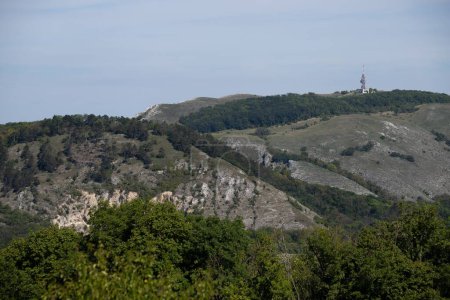 Foto de Dos ruinas del castillo medieval en Palava en Moravia del Sur en la República Checa - Imagen libre de derechos