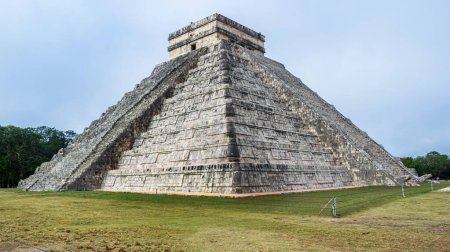 Téléchargez les photos : Un beau cliché de la pyramide Chichen Itza au Mexique - en image libre de droit