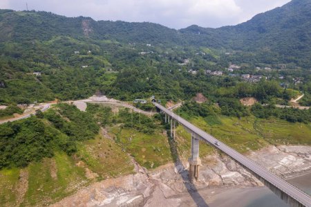 Téléchargez les photos : Un pont dans la préfecture d'Aba, province du Sichuan - en image libre de droit