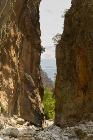 Foto de Un disparo vertical de la garganta de Samaria cerca de Lakki, Creta - Imagen libre de derechos