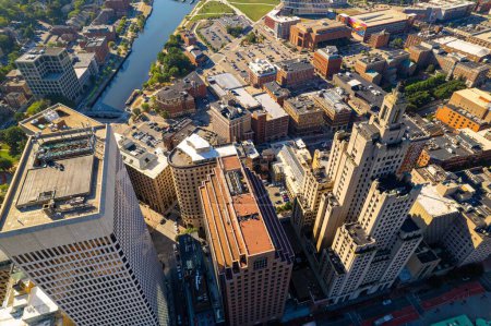 Téléchargez les photos : Vue aérienne de la rivière Providence et du centre-ville de Providence dans le Rhode Island, États-Unis - en image libre de droit