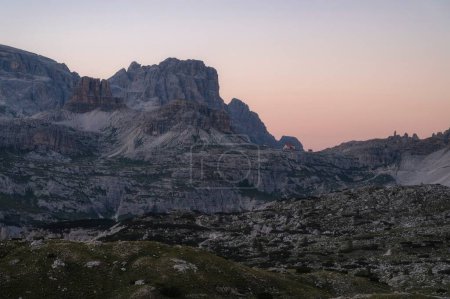 Téléchargez les photos : Une vue envoûtante sur un beau paysage montagneux - en image libre de droit