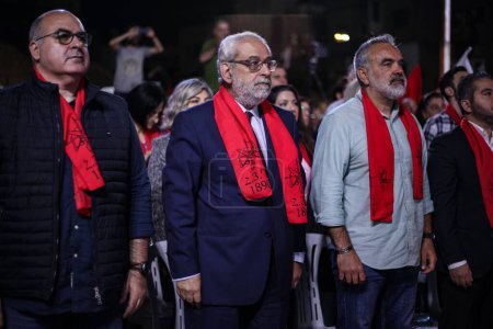 Téléchargez les photos : Le Hagop Pakradouni et son équipe lors de la dernière réunion avant les élections au Liban en 2022 - en image libre de droit