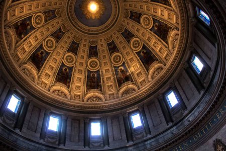 Photo for A low angle shot of luxury dome ceiling design in a big cathedral - Royalty Free Image