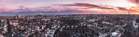 Foto de City of London Pink Sunset Panorama Drone - Imagen libre de derechos