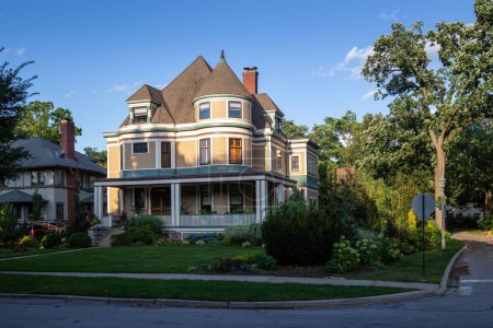 Foto de Una hermosa casa histórica en el barrio de pulgas Chicago, Illinois, en Oak Park. - Imagen libre de derechos