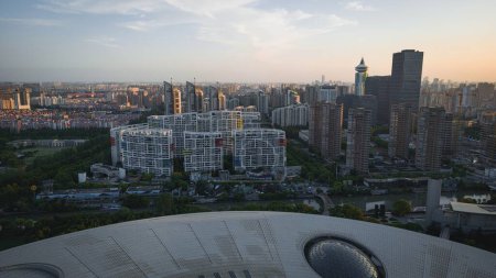 Téléchargez les photos : Vue aérienne de la communauté japonaise à Pudong New Area, Shanghai, Chine - en image libre de droit