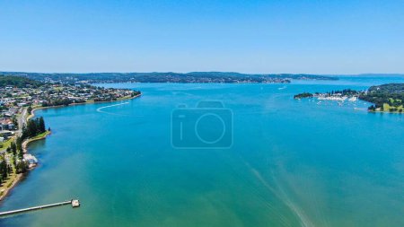 Téléchargez les photos : Une vue aérienne de la baie Warners par une journée ensoleillée en Nouvelle-Galles du Sud, Australie - en image libre de droit