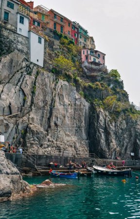 Foto de Un plano vertical de la vista a Manarola en Cinque Terre, Italia - Imagen libre de derechos