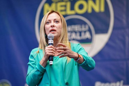 Téléchargez les photos : Un rassemblement électoral de Giorgia Meloni, leader de Fratelli D'Italia, candidate au poste de Premier ministre - en image libre de droit