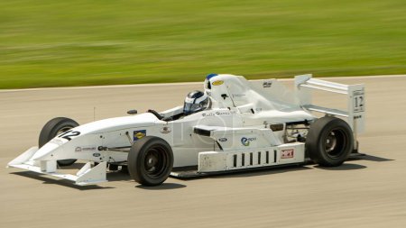 Foto de Un coche de competición en la F1 Series Racing en Pitt Race en Beaver Falls - Imagen libre de derechos