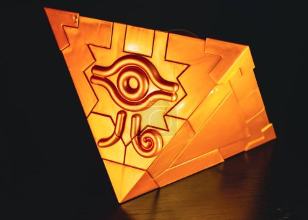Téléchargez les photos : Un Yu-Gi-Oh millénium puzzle art esthétique wanderlust accessoire de jouet cinématographique Bandai Ultimagear - en image libre de droit